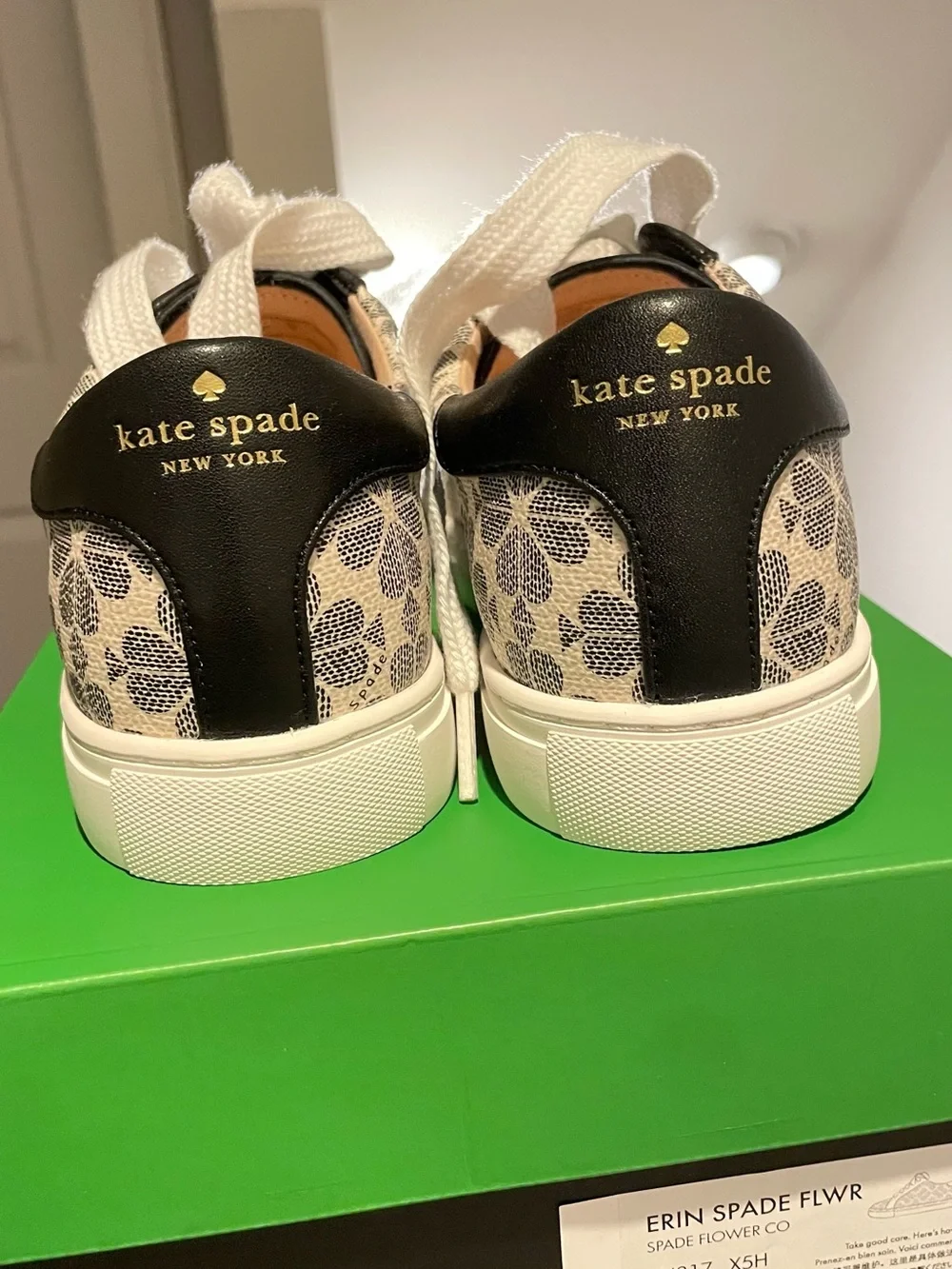 Kate Spade Erin Black & White Sneaker Size 8.5 NIB